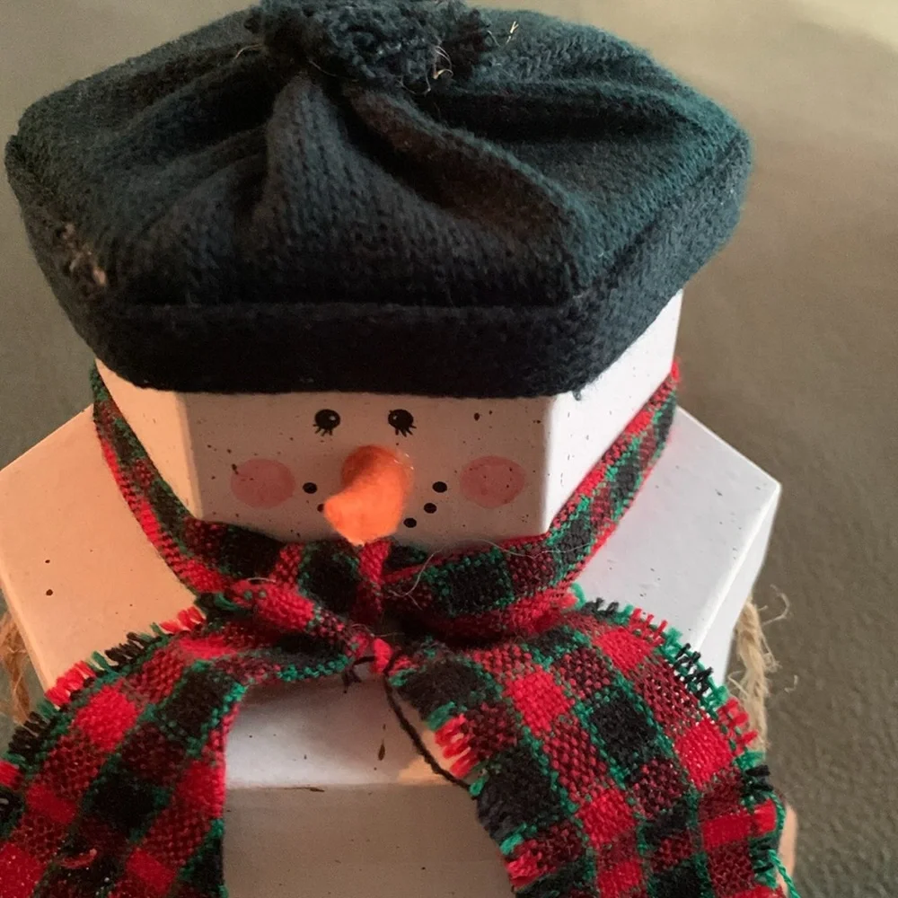 Lot of 3 nesting Snowmen.  Large approx 9” x 17”. Other 2 approx 6” x 11” - Picture 7 of 13